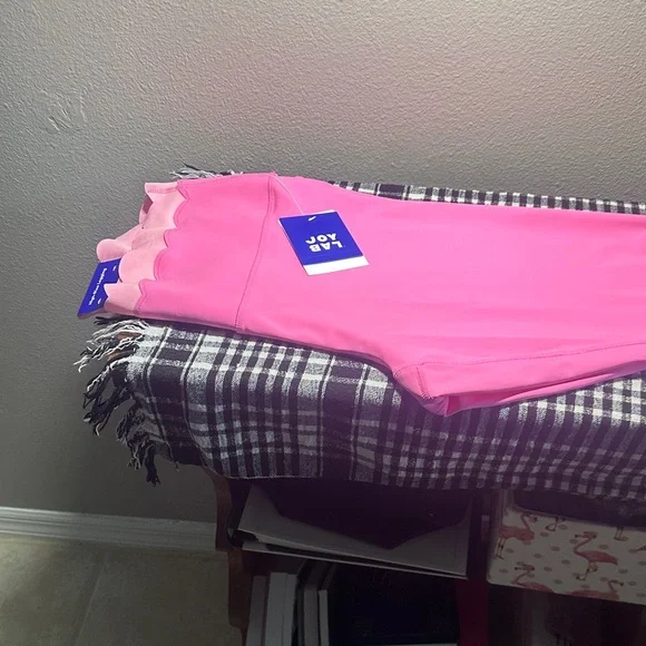 Pink Scalloped Waist Capri Leggings NWT by Joy Lab - Picture 3 of 7